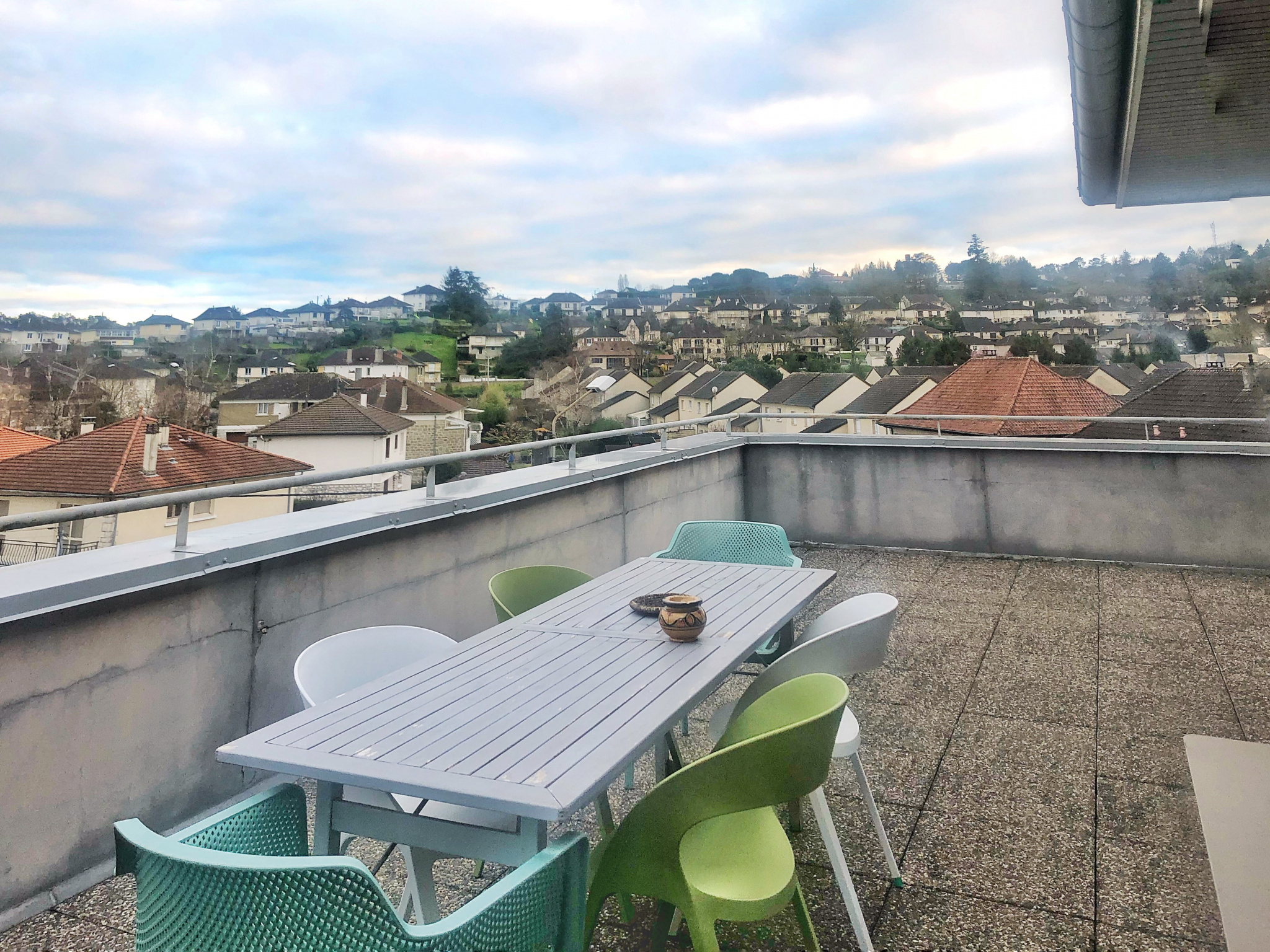 Vente APPARTEMENT T2 AVEC TERRASSE, ASCENSEUR ET PARKING A BRIVE LA ...